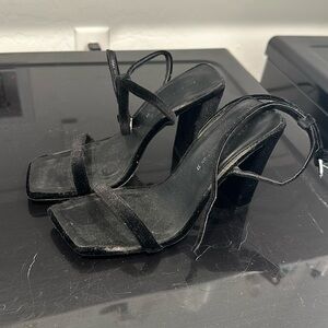 Zara basic collection black heel